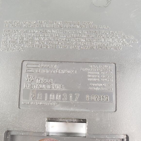 Texas Instruments TI-82 Graphing Calculator Mathematics With Manual - Picture 7 of 16